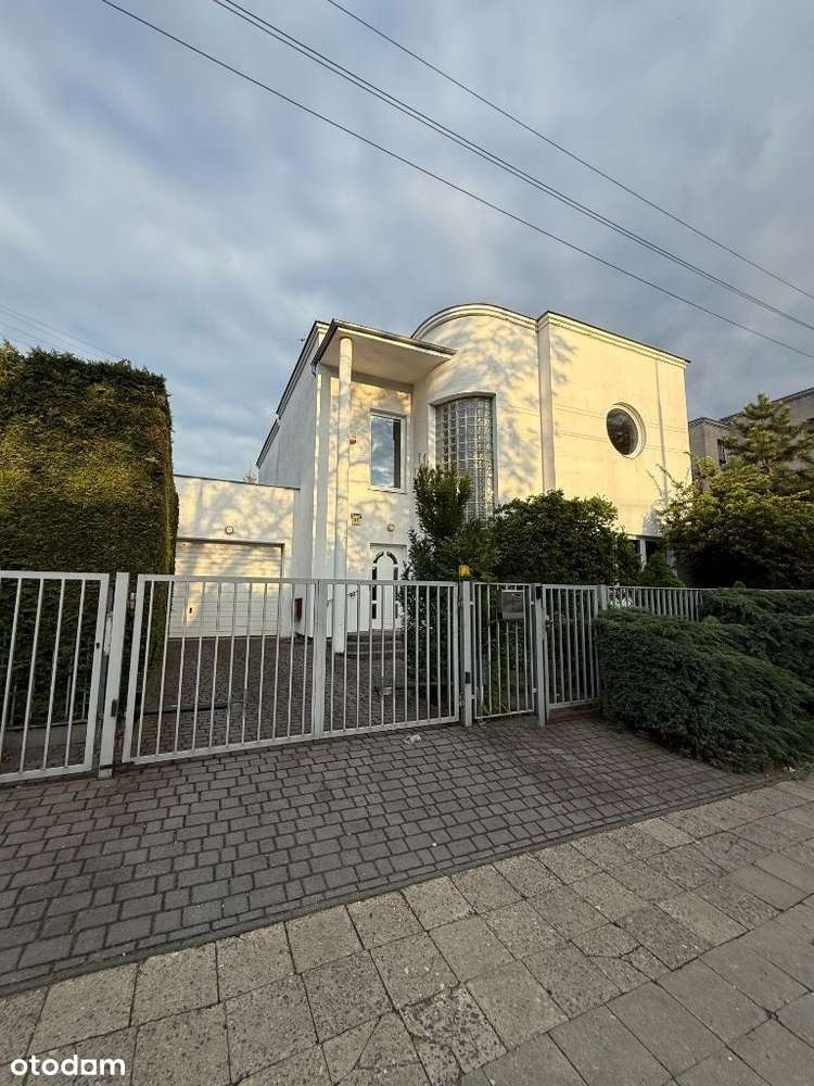 Willa na Bielawach – dom, klinika lub prestiżowa siedziba firmy
