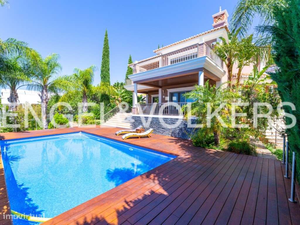 MORADIA DE LUXO COM PISCINA E VISTA MAR - Grande imagem: 3/57