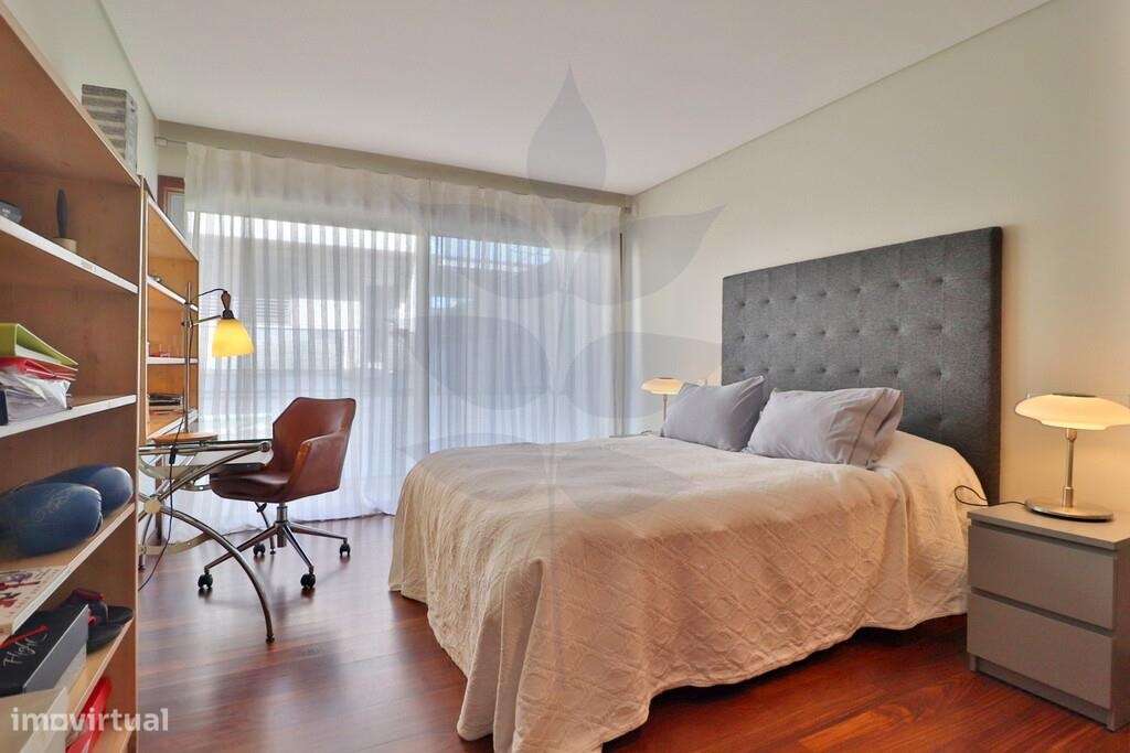 Venda Moradia Geminada Palmeira T4-8