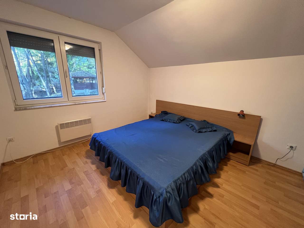 Casa de vânzare cu 4 camere și grădină - Imagine principală: 4/16