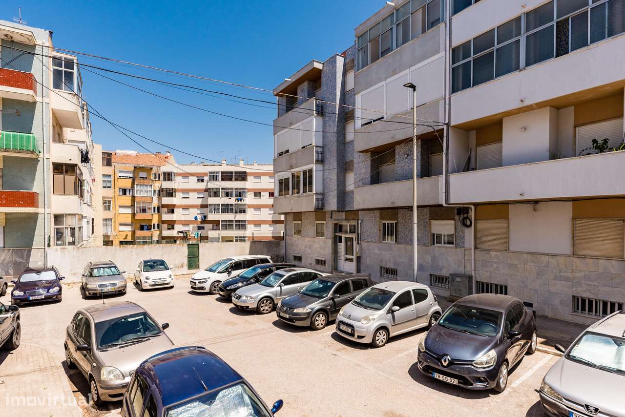 T2 com excelente área e varandas-35