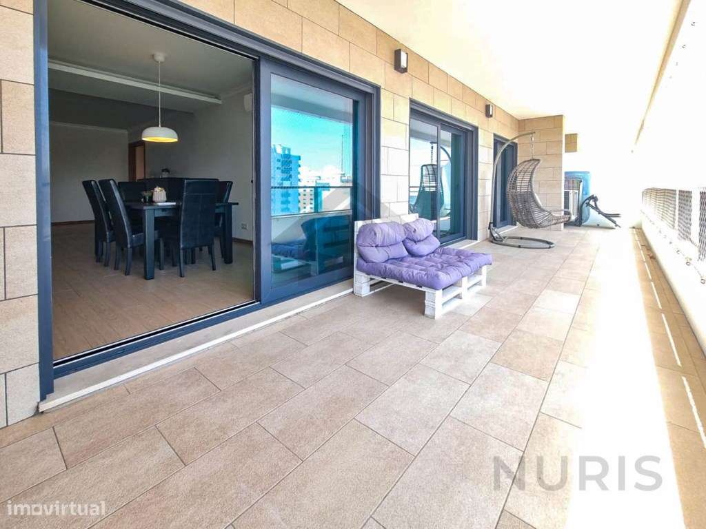 Apartamento T2 para Arrendamento Anual na Praia da Rocha, Portimão - Grande imagem: 2/18