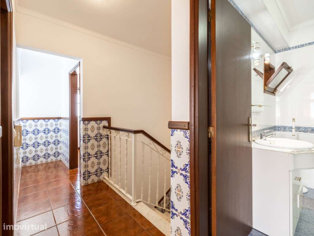 Moradia Triplex com Vista Mar e Terraço Privativo no Coração da Naz...-14
