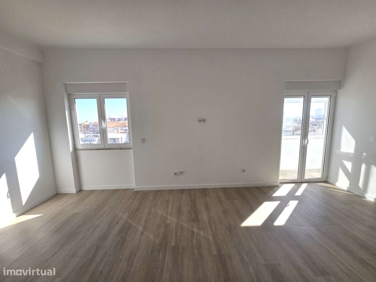 T3 no Barreiro com Suíte, Open Space, Duas Marquises, Vista Desafogada-18