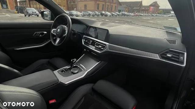 BMW Seria 3 330i xDrive M Sport sport - 12