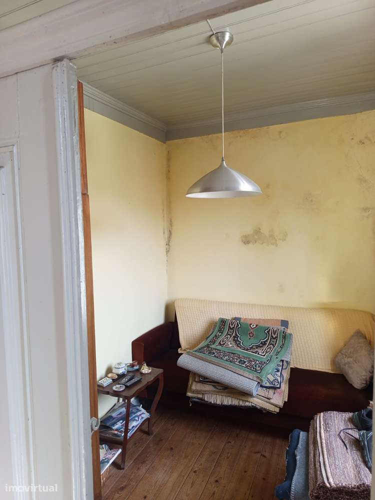 Moradia V4 em Covas (Tábua) Ideal para renovação-12
