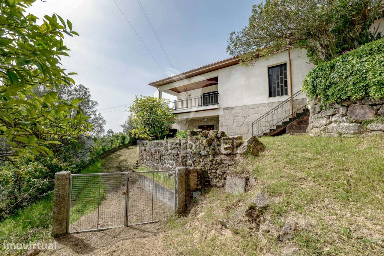 MORADIA COM TERRENO (AMARES) - Grande imagem: 2/40