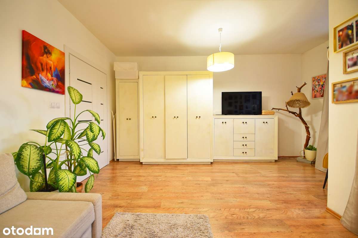 Przestronne 2 pokoje | Loggia | Garaż | Cisza w samym Centrum!-5