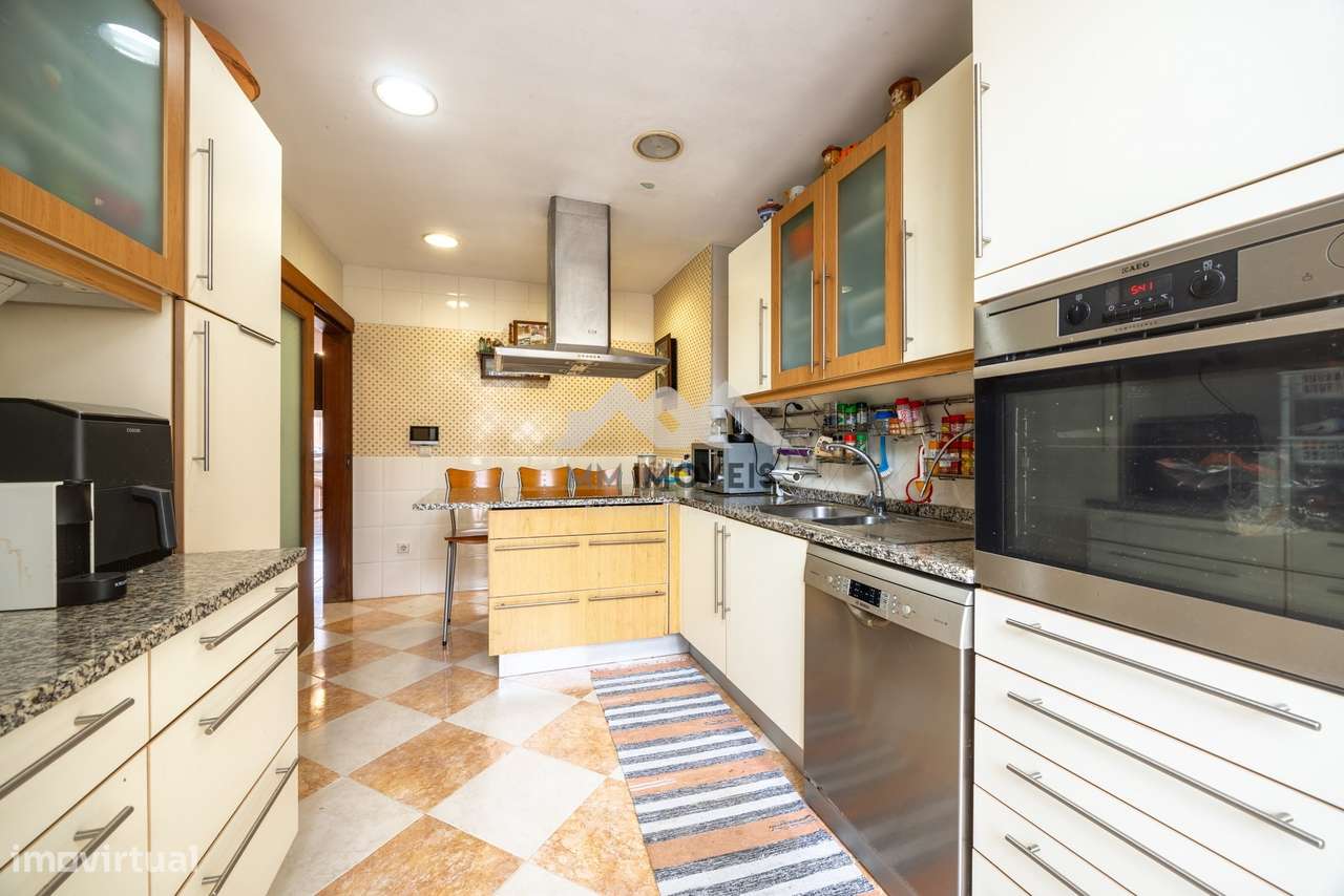 Apartamento T3 | Antas | Terraço | Bom para Investimento | 2 Frentes | - Grande imagem: 2/27