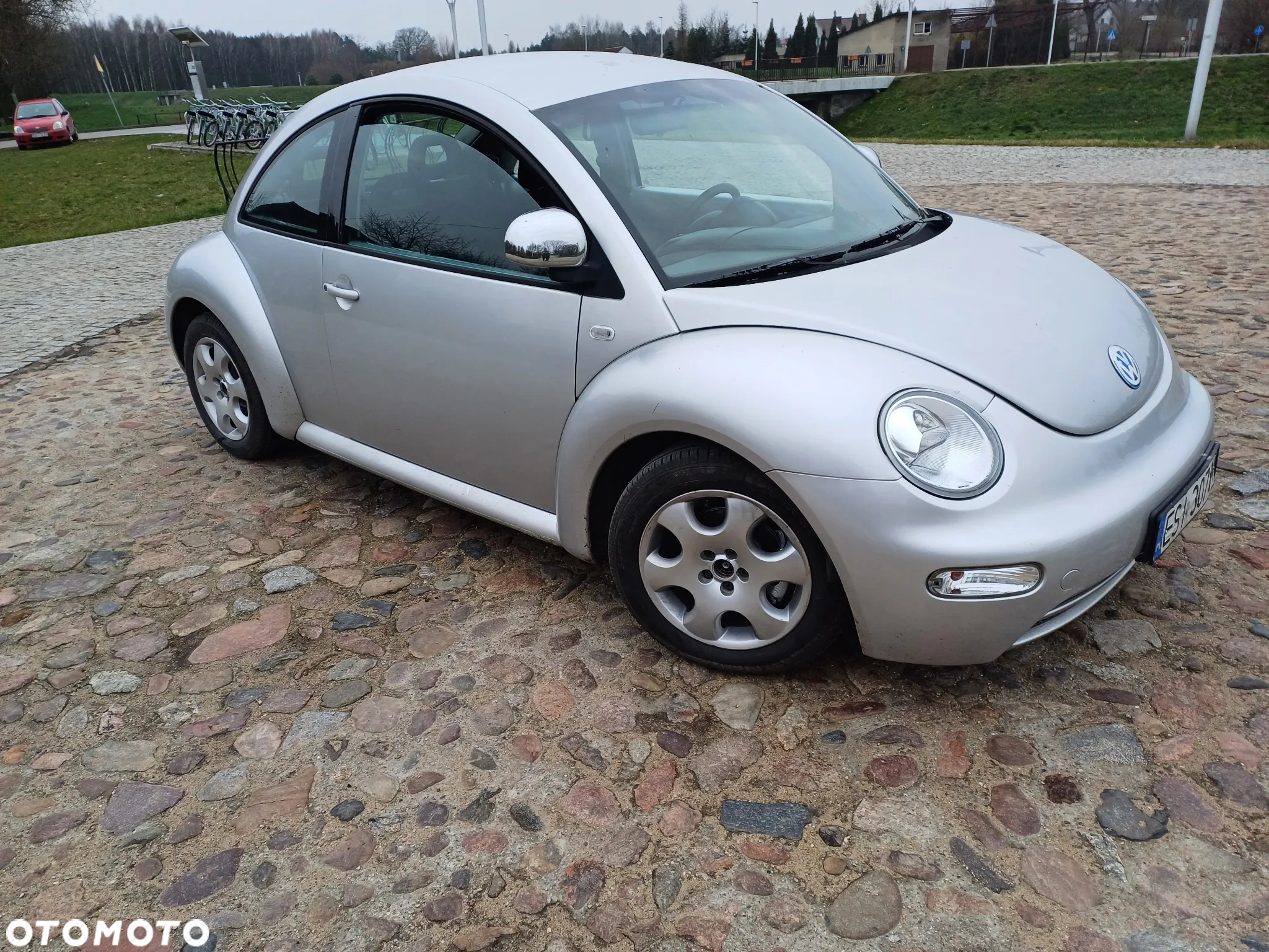 Volkswagen New Beetle - 2