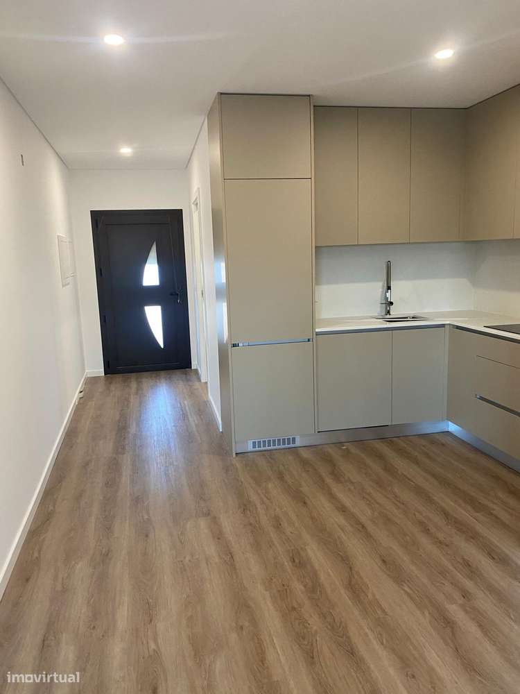 T0+Piso inferior — Sande S. Clemente, Guimarães — 175 000 €-3