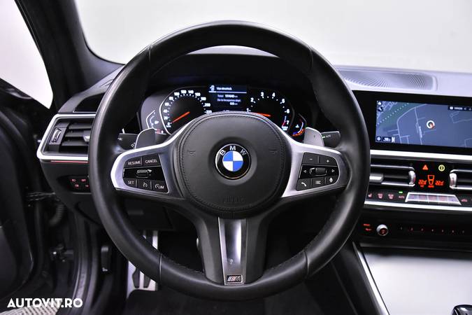 BMW Seria 3 330i xDrive AT - 16