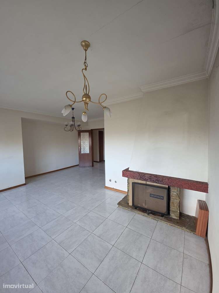 Apartamento T3 com localização central e vistas desafogadas - Grande imagem: 5/20