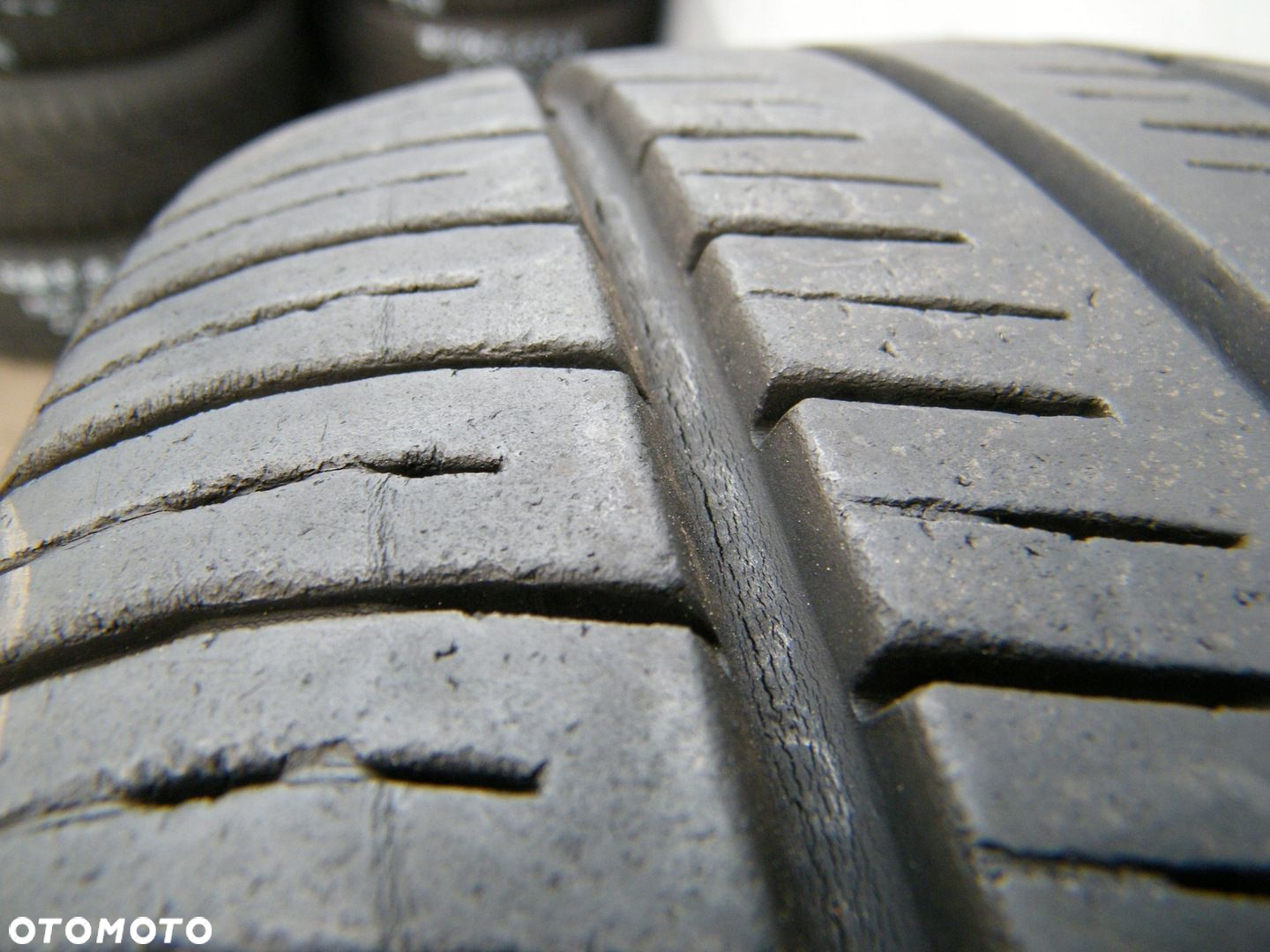 47R 4xLATO 185/55R15 82V TOYO R27 - 5