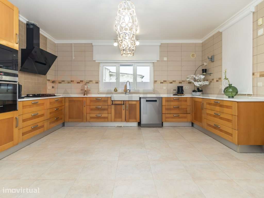 Exclusiva Moradia T6 com Quintinha, Piscina e Elevado Potencial de ...-18