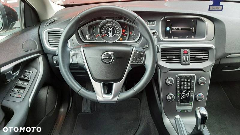 Volvo V40 D2 Drive-E Momentum - 17