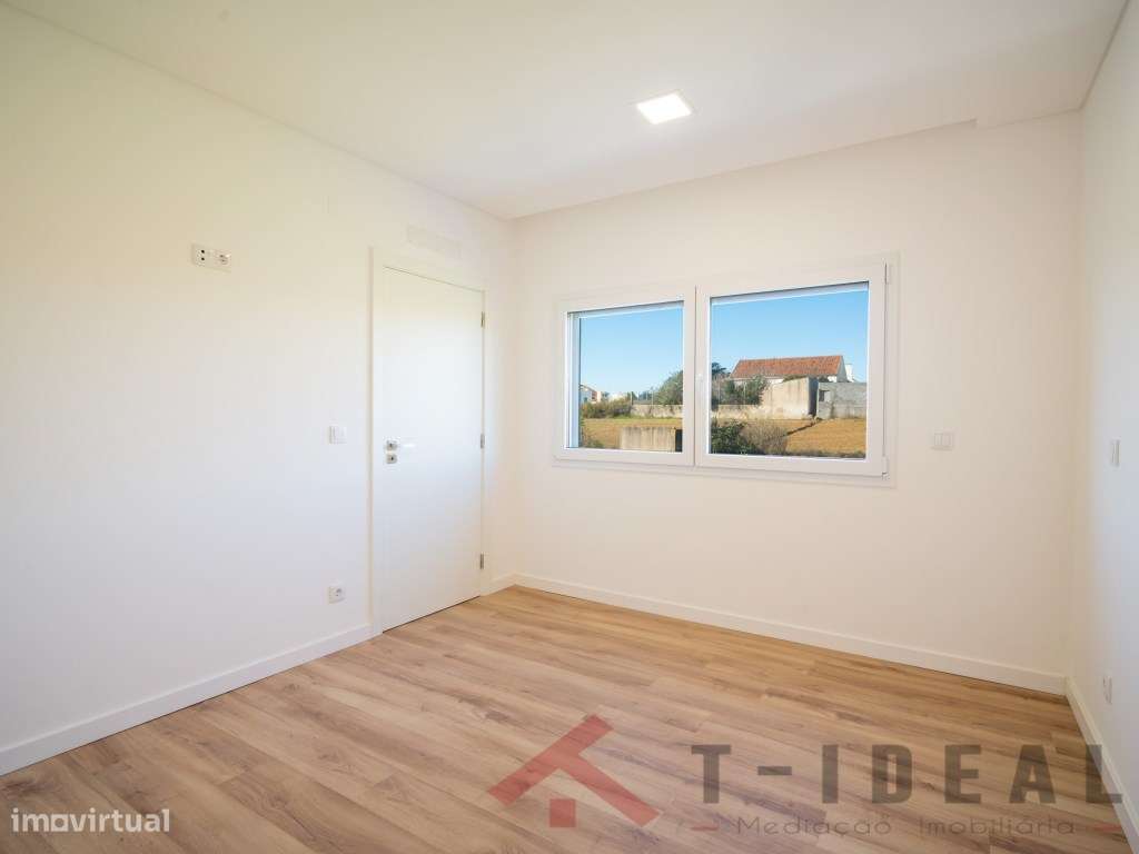 Moradia T4 nova próxima da Lourinhã e das praias-34