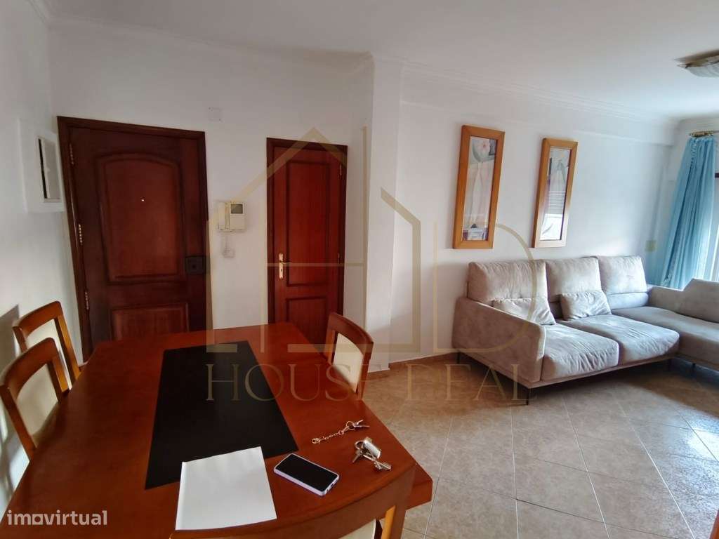 Apartamento T2 com Estacionamento e Arrecadação. Amora - Grande imagem: 2/34