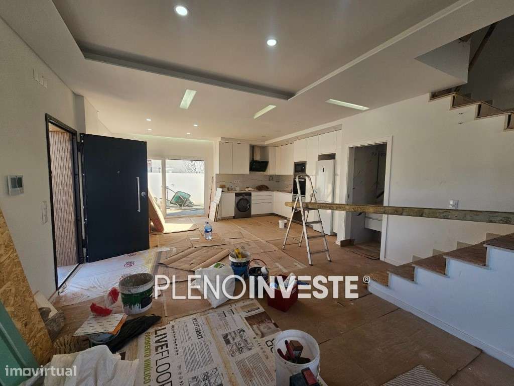 Moradia V3 com piscina Nova construção em Pinhal de Frades-12