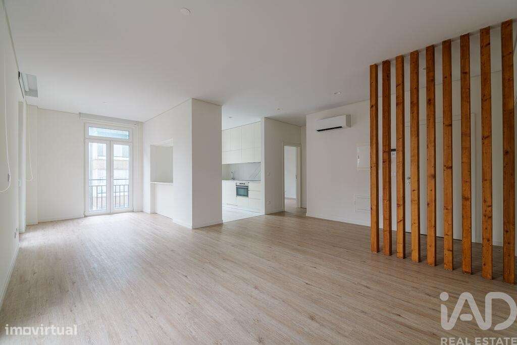 Apartamento T2 em Campolide - Grande imagem: 2/17