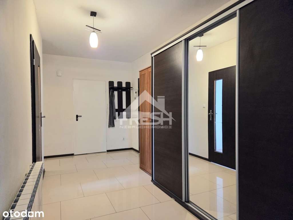 Dom w Bladowie z dużym ogrodem i tarasem-15