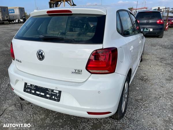 Dezmembrez VW Polo 6 R an 2014 1.2 TSI Blumotion Alb - 2