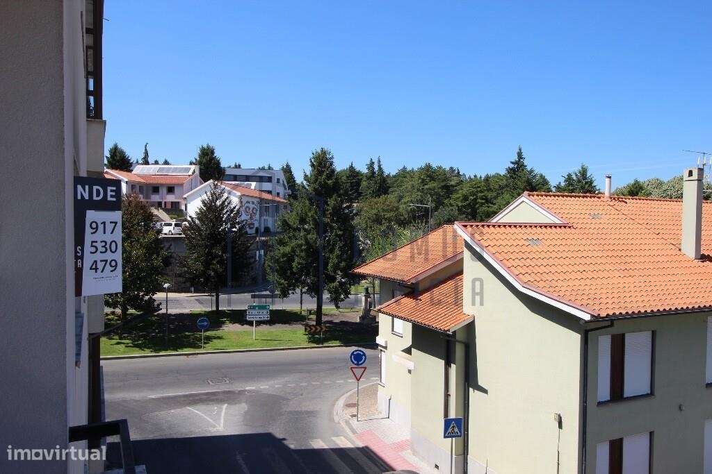 Apartamento T3 em plena Av Cidade de Zamora com vista do Castelo de Br-24