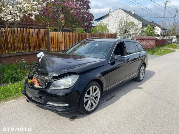 Mercedes-Benz Klasa C 180 T BlueEFFICIENCY 7G-TRONIC Avantgarde - 2