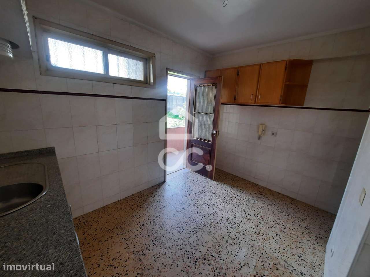 Apartamento T1+1 com Armazém e lugar de garagem-20