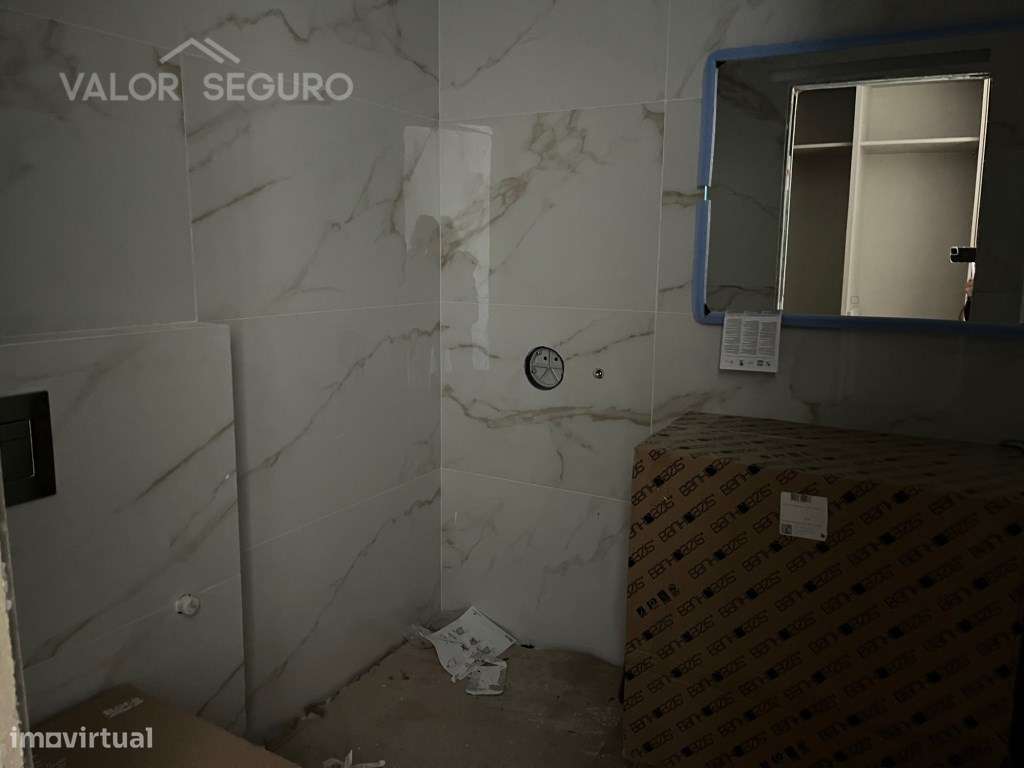 Apartamento T3 novo com garagem 2 viaturas no Sobralinho-31