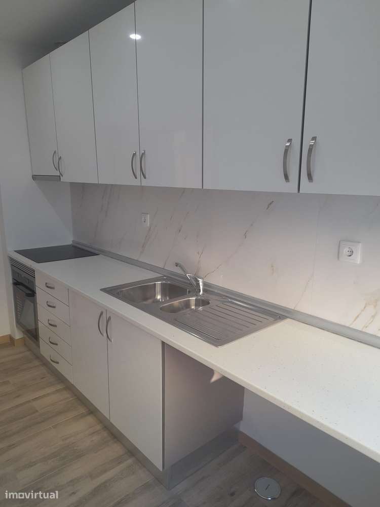 T2 renovado com segurança e vista cidade-16