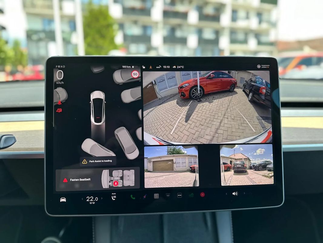 Tesla Model Y Long Range Dual Motor AWD - 9