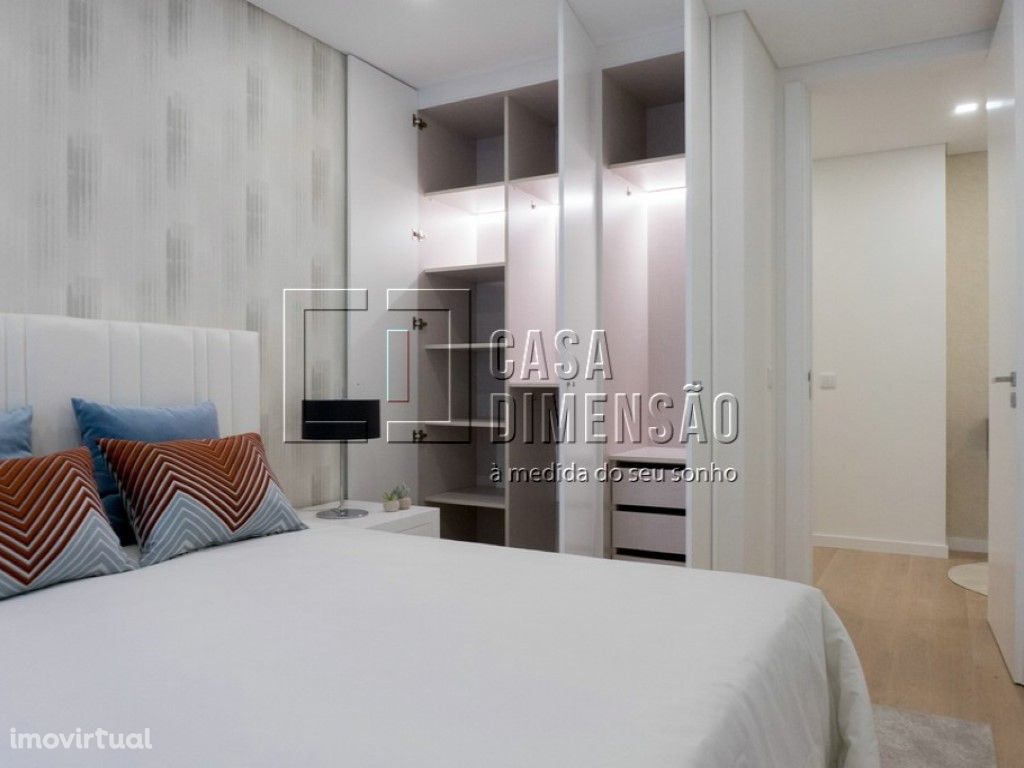 Apartamento de tipologia T4 próximo da Quinta Grande, Gar...