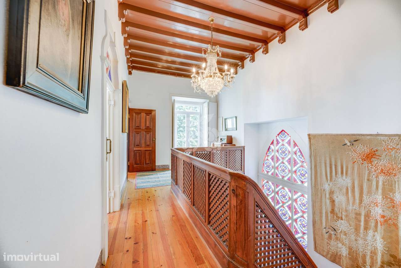 Moradia histórica T6  em Sintra com jardim, piscina e garagem-25