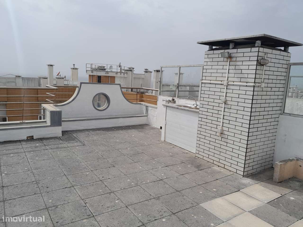 T2 Vistas Mar, Com Aquecimento Central e Terraço-21