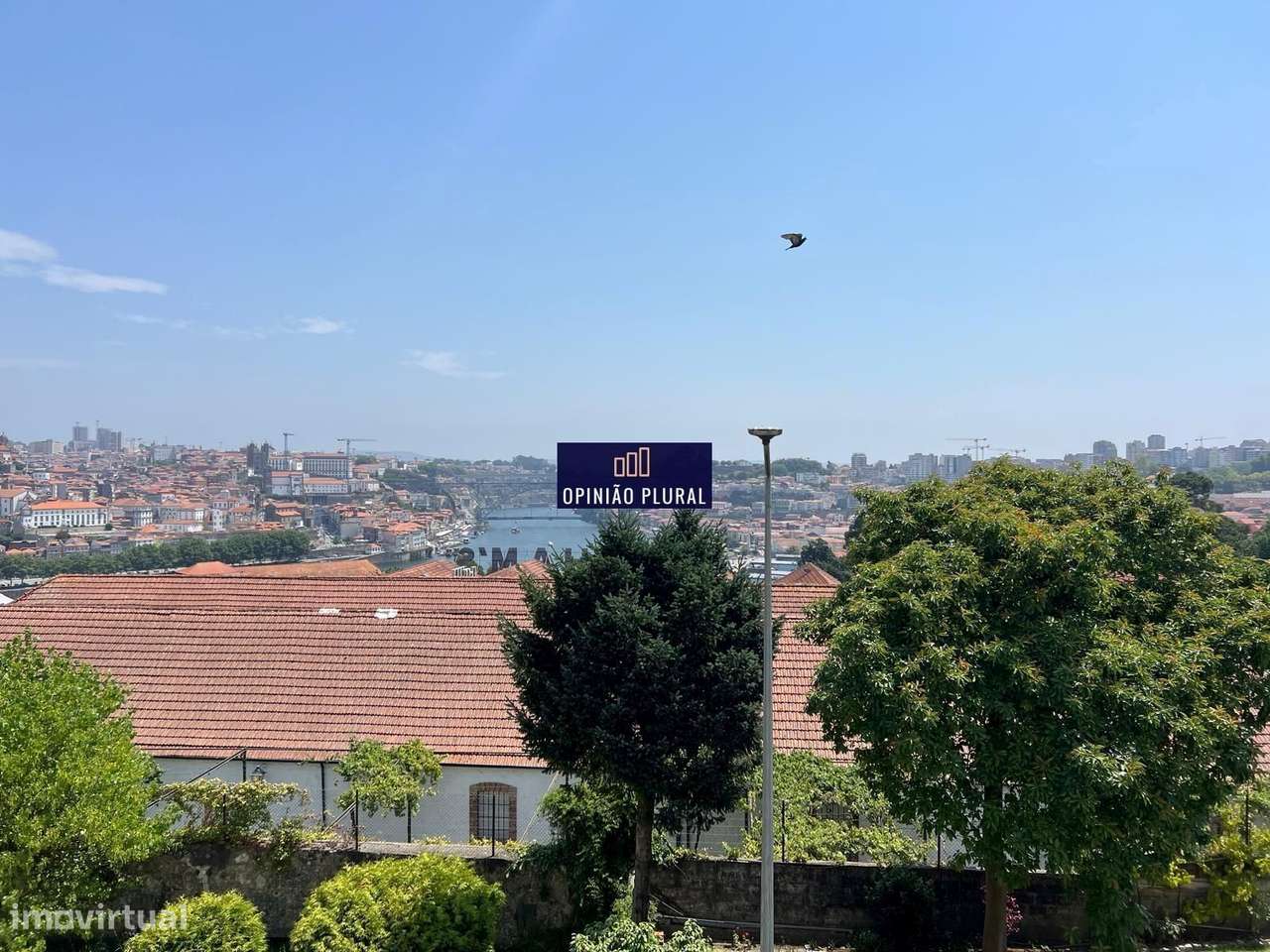 Apartamento T3+1 com Vista Deslumbrante para o Rio Douro-23