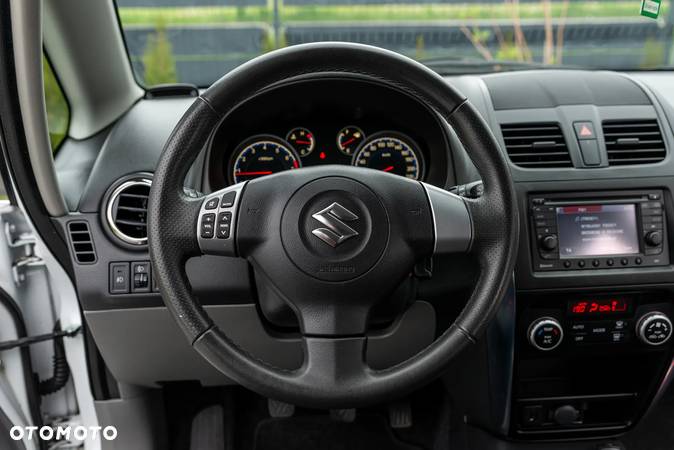 Suzuki SX4 1.6 Premium 2012 - 18