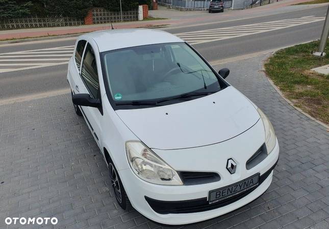 Renault Clio - 24