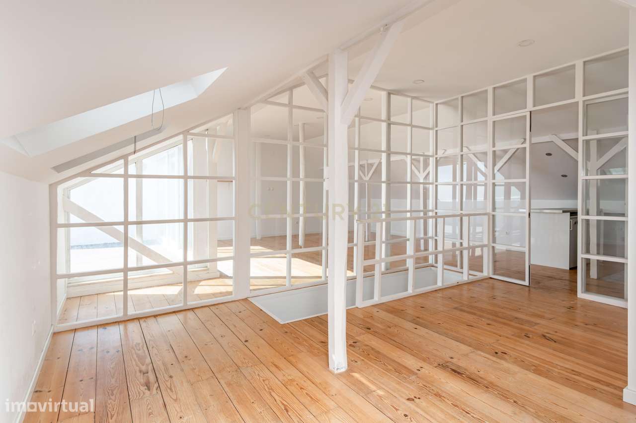 Espetacular apartamento T4 com vista deslumbrante sobre o rio Tejo – C-34