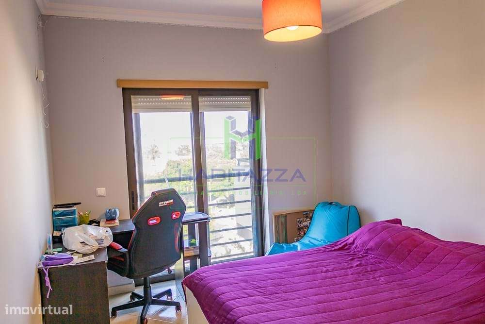 Apartamento T3 com piscina, lugar de garagem e arrecadação, no centro-16