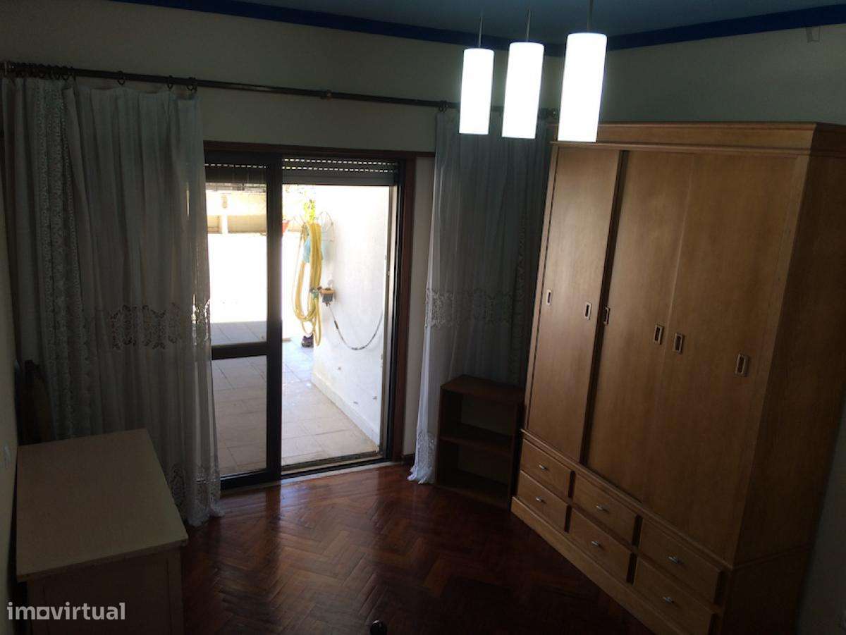 Quarto - localizado em Lumiar Lisbon - Grande imagem: 3/6