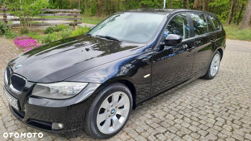 BMW Seria 3 320i Touring - 2