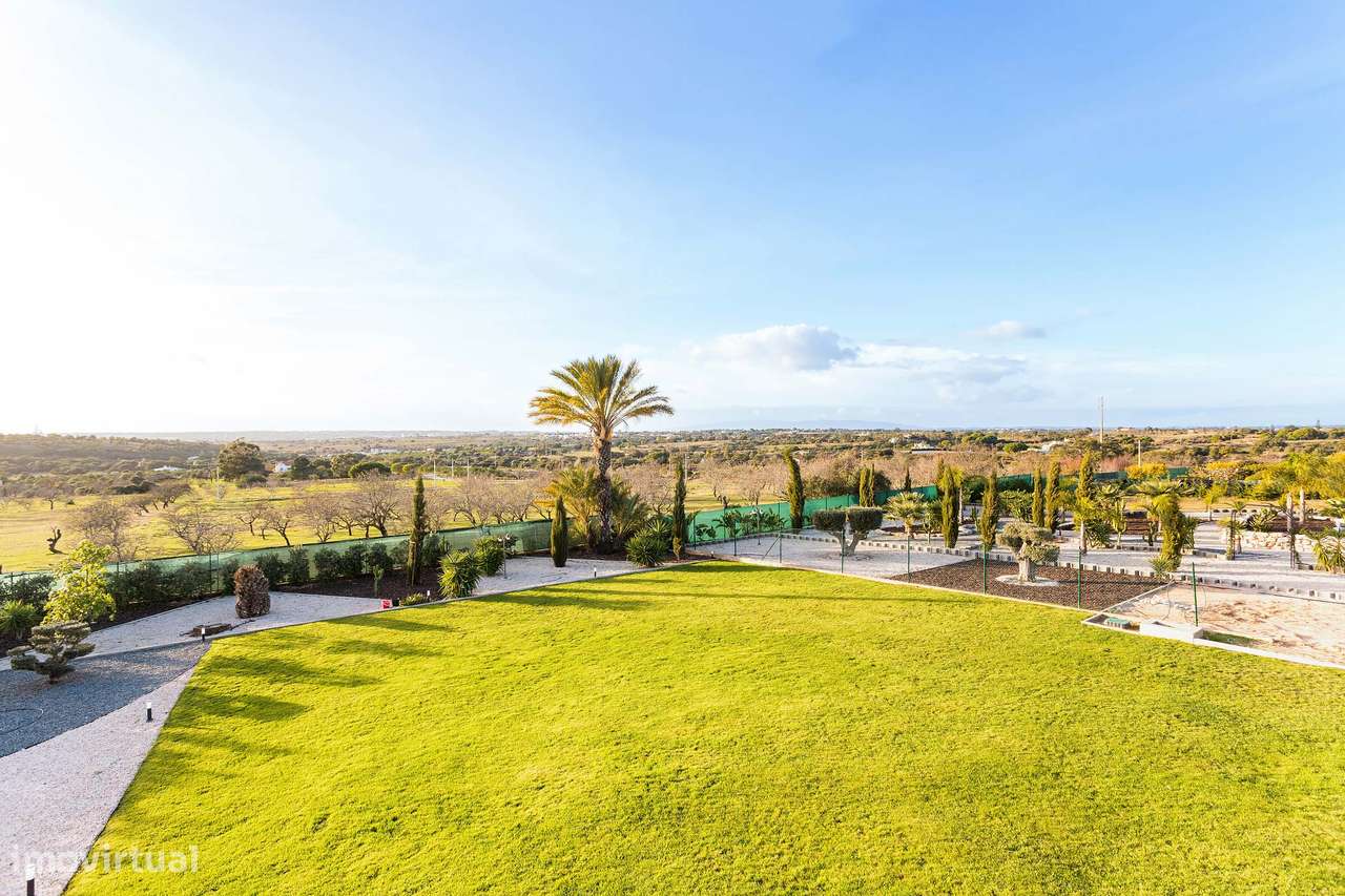 Quinta Moderna de Luxo com 4+1 Suítes, Anexo Independente e Jardim-12