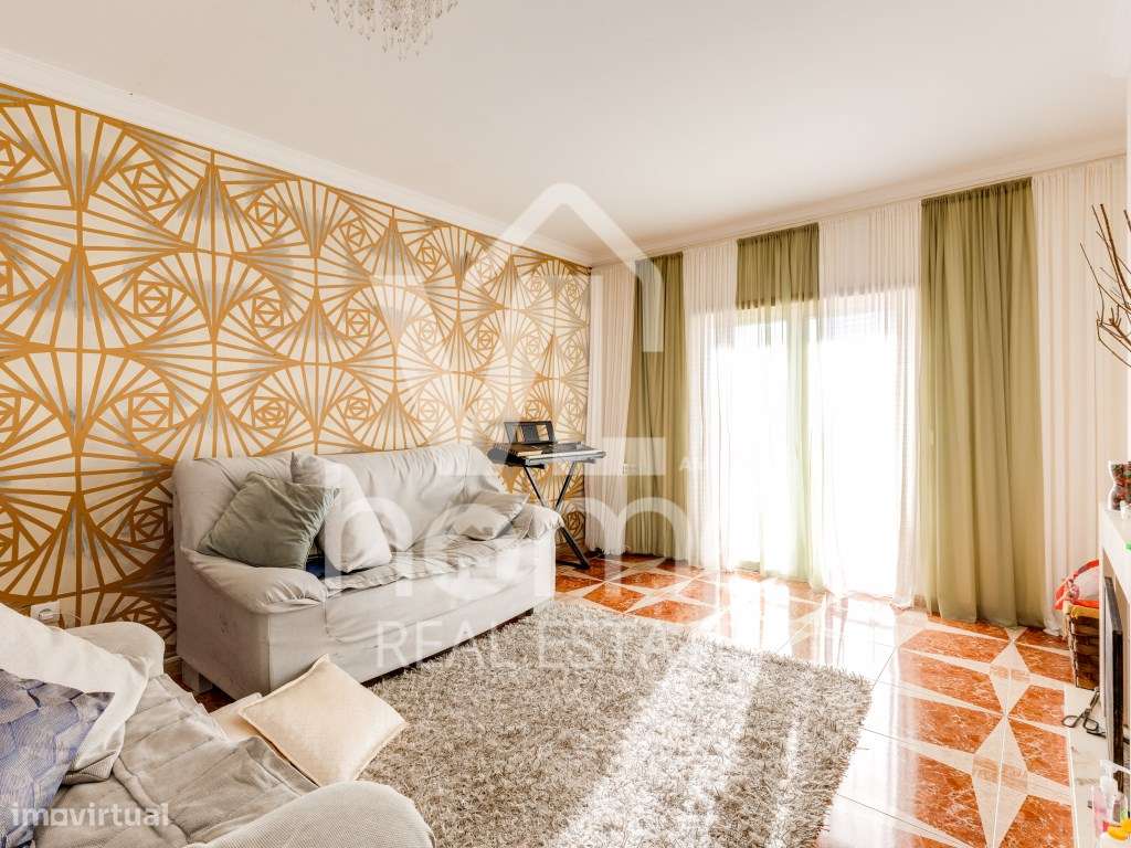 Moradia T4 com 3 WC, Garagem e 1000 m² de Terreno - AZOIA | LEIRIA-22
