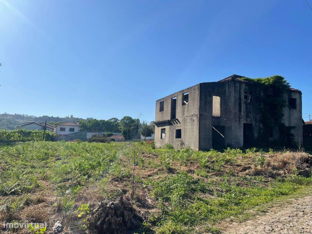 Casa para Restauro + Terreno | 3200m²-4