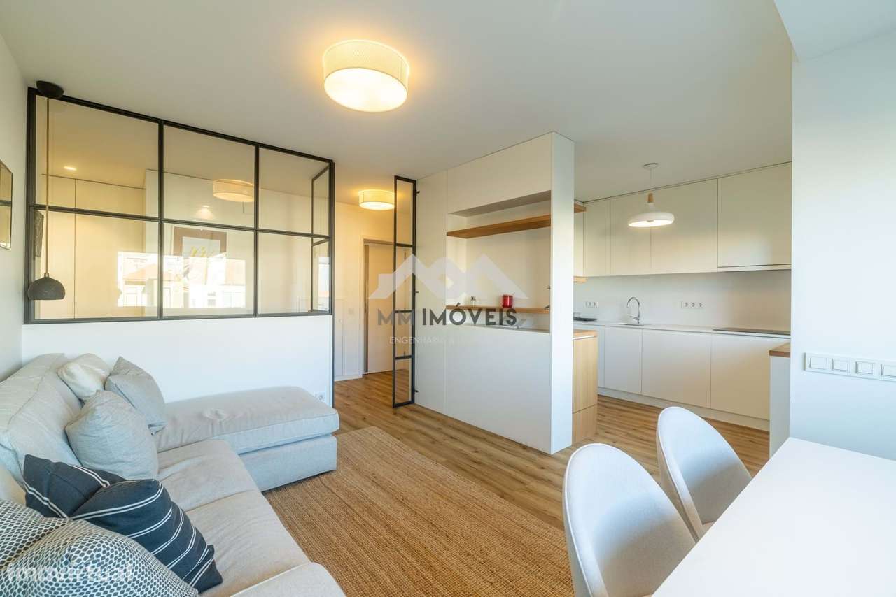 Apartamento T1 | Renovado | Arrendamento | Varandas | Lugar de garagem - Grande imagem: 4/36