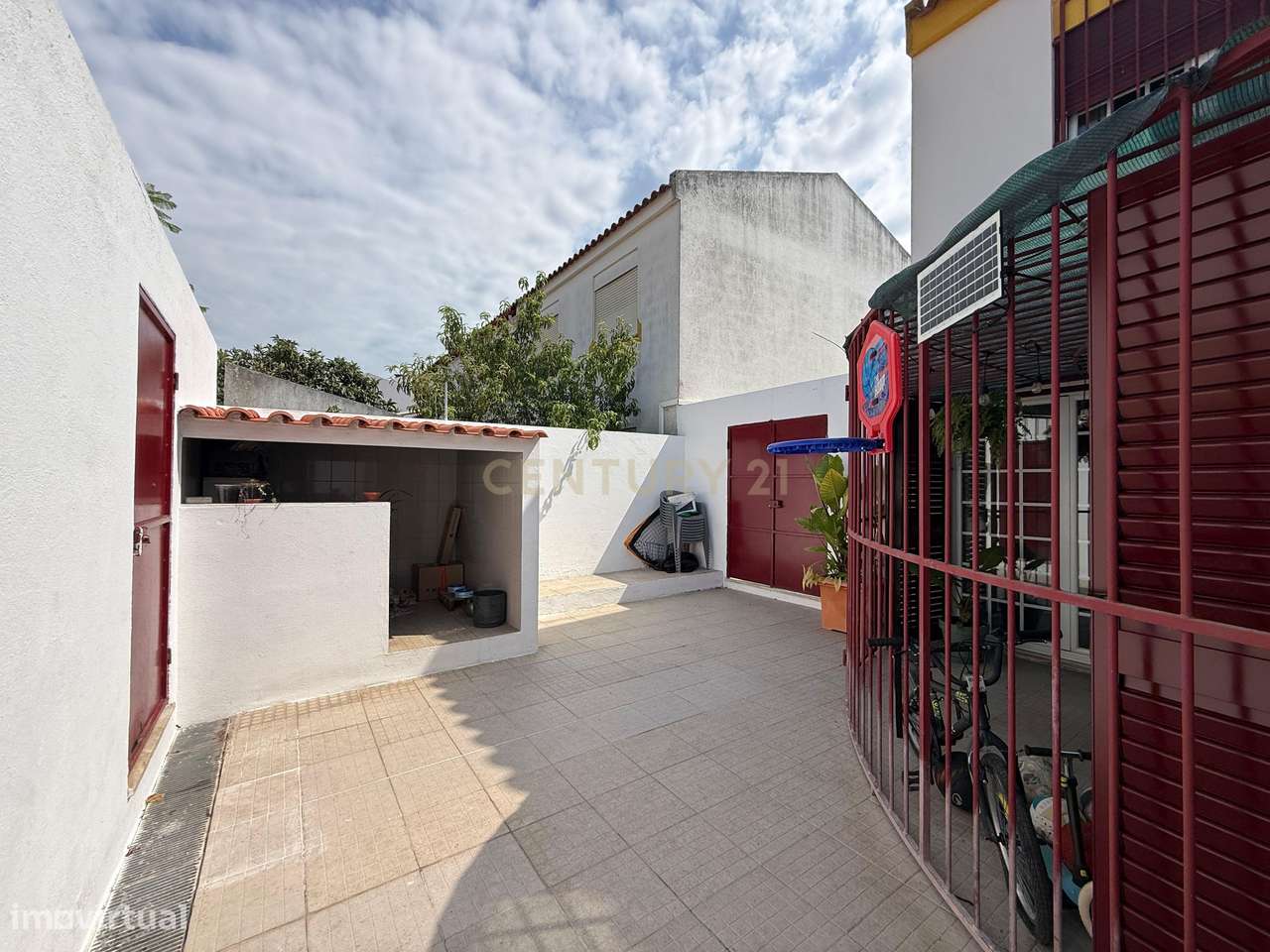 Moradia T4  em Vendas de Azeitão com jardim-23