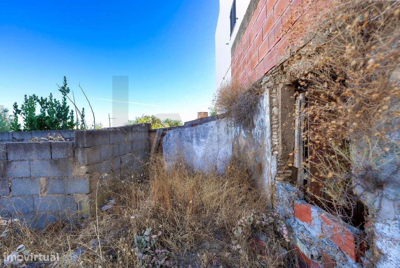 Ruína com Logradouro | Estoi, Faro-37