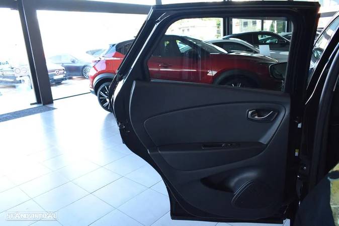 Renault Captur 1.5 dCi Exclusive EDC - 29