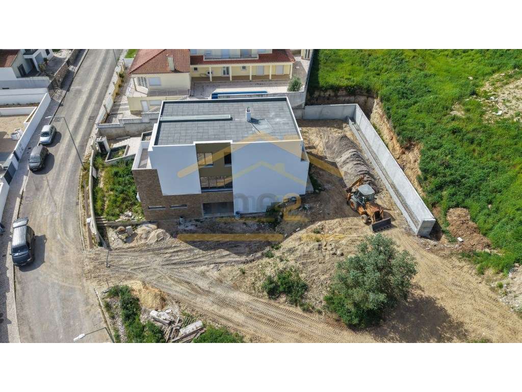 Magnífica Moradia Nova 560 m2- Vila Franca de Xira-9
